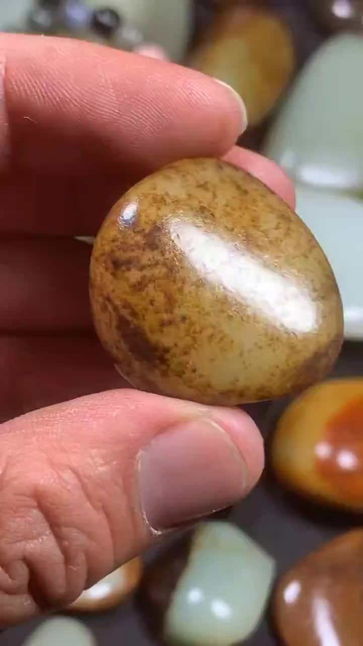 112274 和田玉原籽