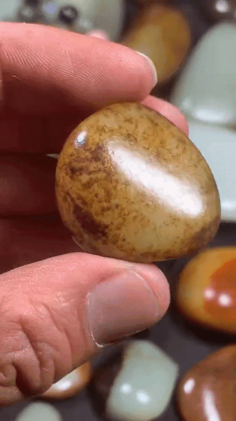 112274 和田玉原籽