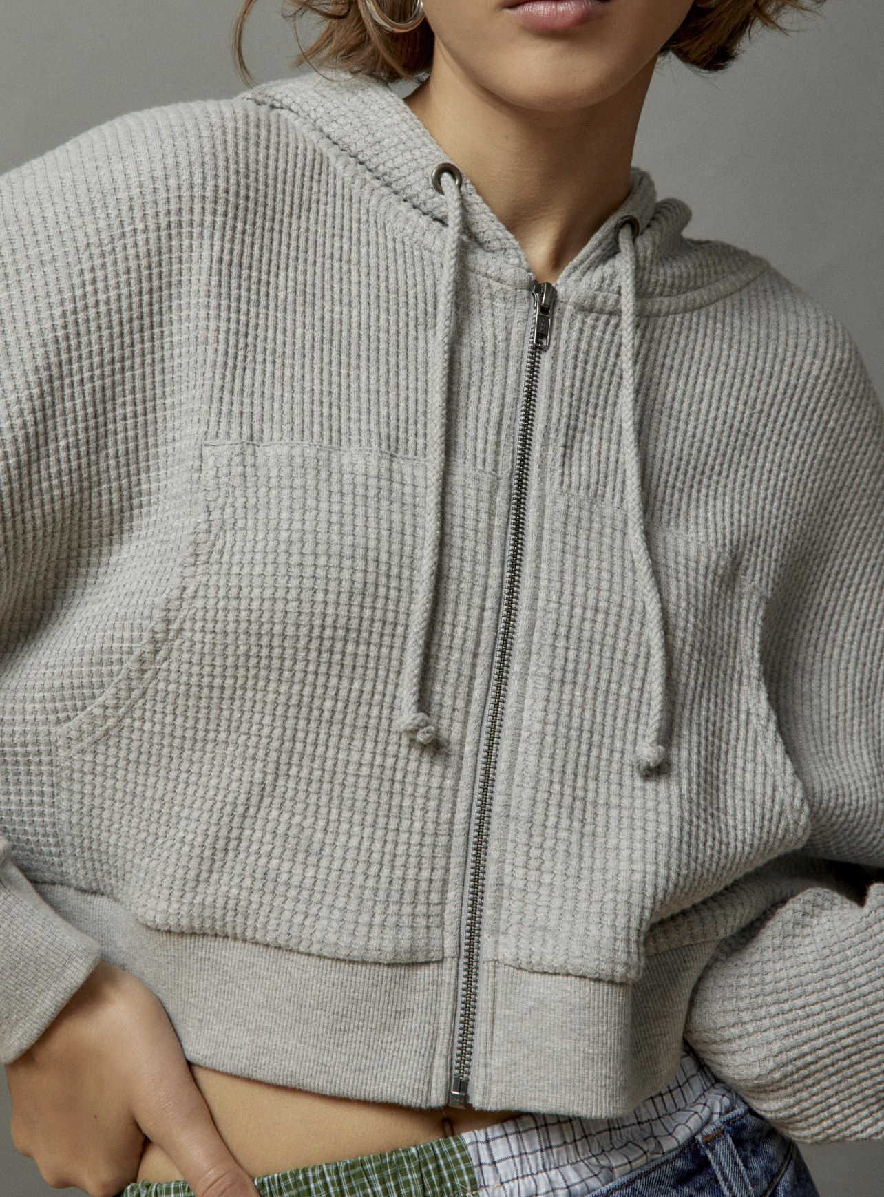 UO 棉質華夫格帽踢外套BDG Leah Waffle Knit Zip-Up Hoodie Sweatshirt