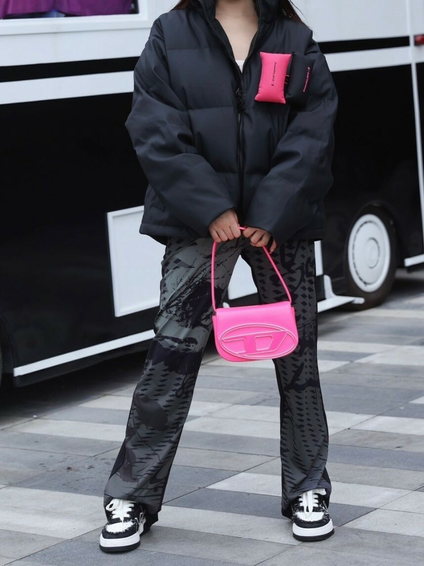 DIESEL 粉色D Logo包 BLACKPINK配色