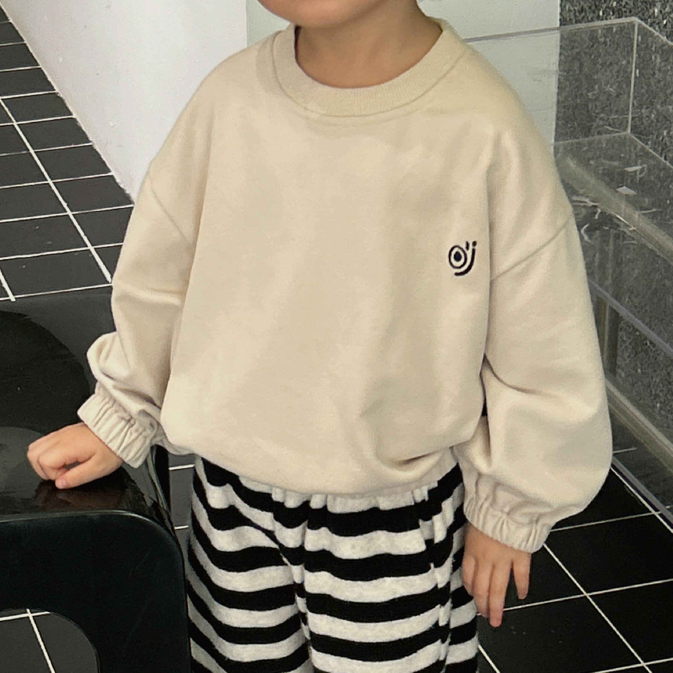 【H35216】個性字母斑駁蝸牛刺繡上衣