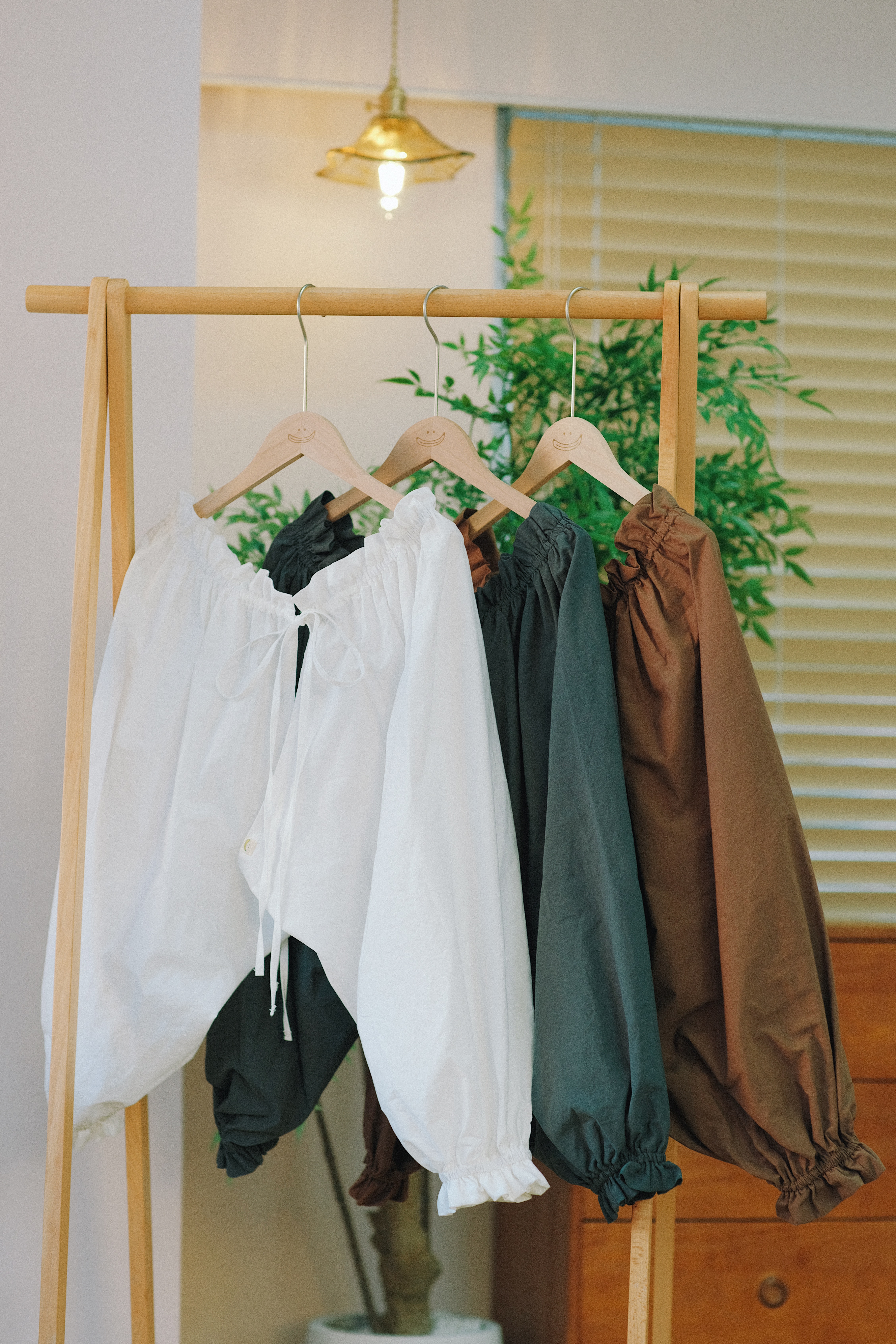 三色／荷葉邊綁繩斗篷外套／Ruffle Ribbon Poncho Jacket