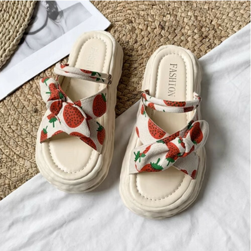 Reversible thick-soled beach sandals