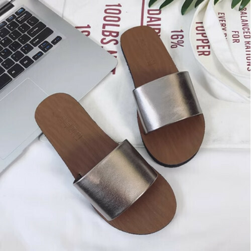 Versatile slippers