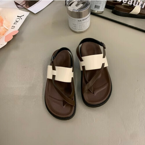 Versatile thong beach sandals