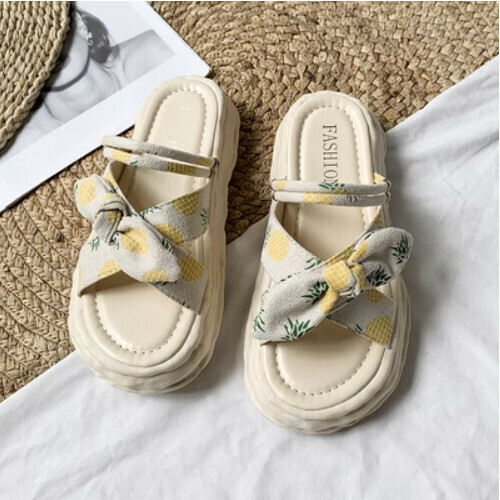 Reversible thick-soled beach sandals
