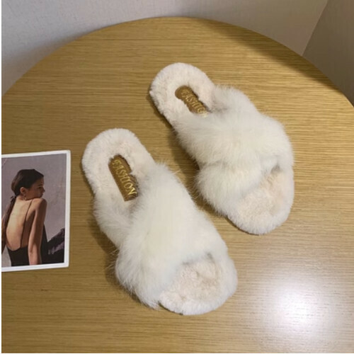 Plush fashionable outer slippers