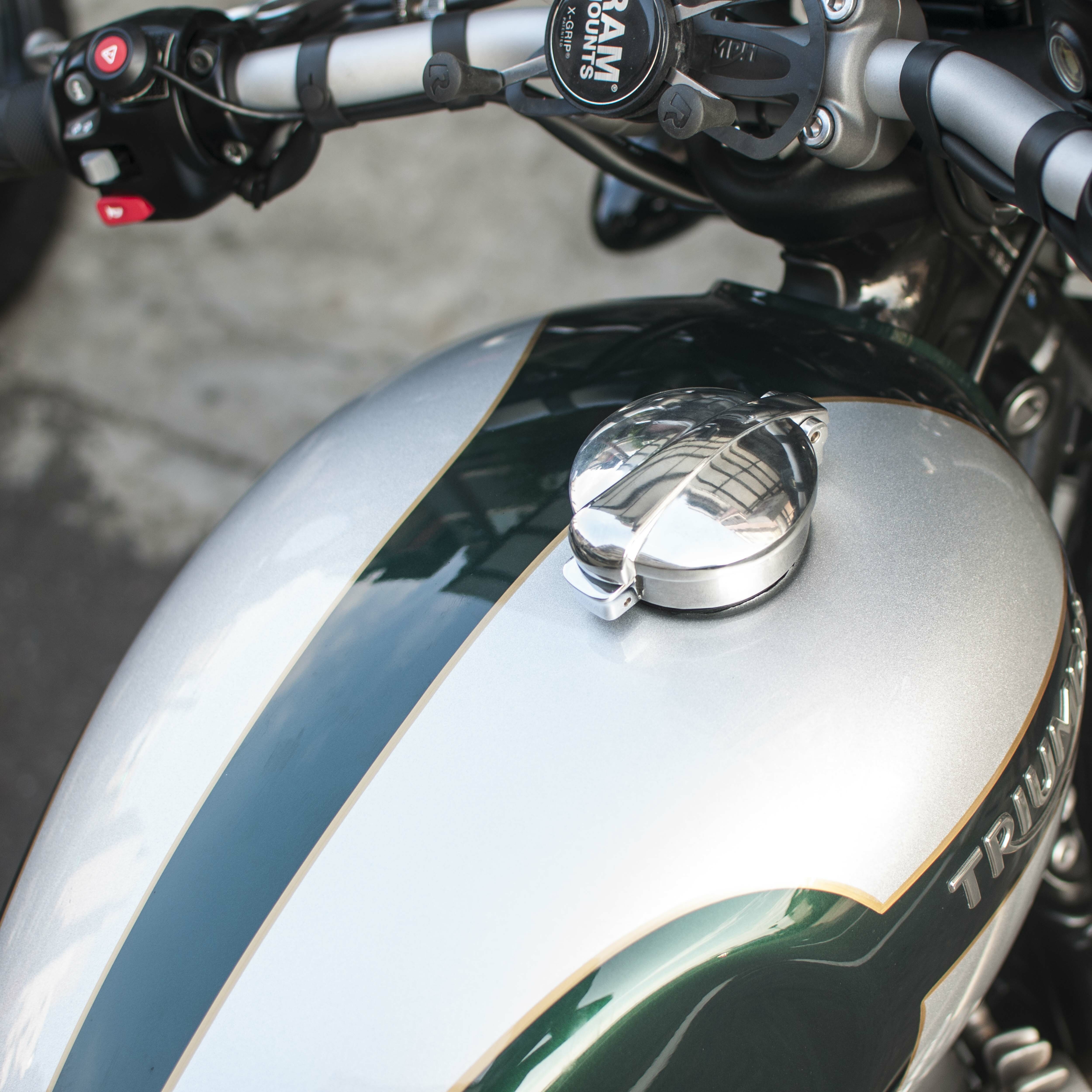 Motone 經典 Monza 可掀式 油箱蓋 - 拋光銀