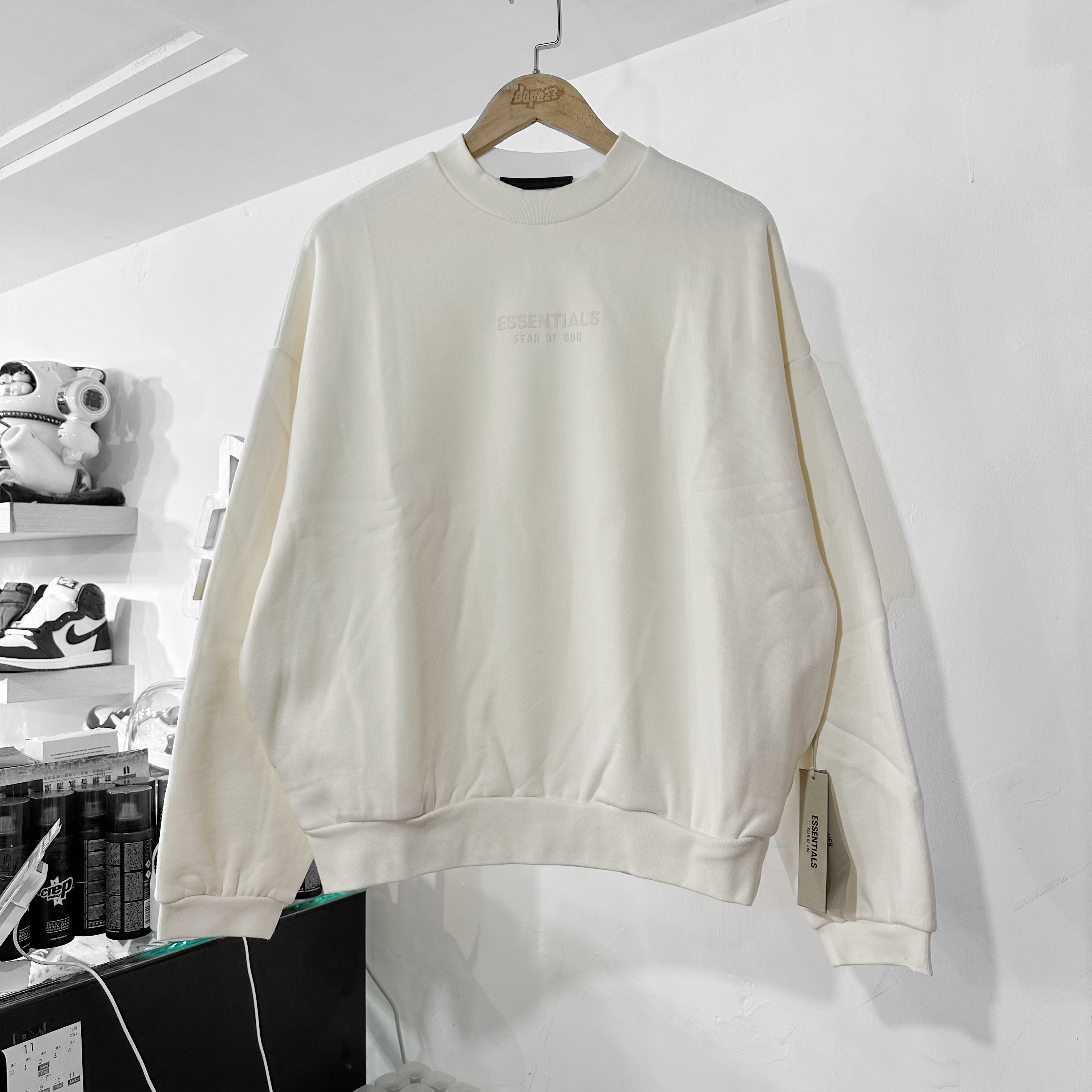Fear Of God Essentials FW23 Crewneck Cloud Dancer 奶白色
