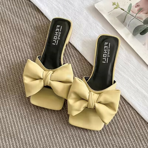 Butterfly thick heel slippers