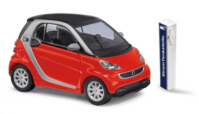 Busch 46226 HO規 Smart Fortwo Coupe Electric 附充電樁