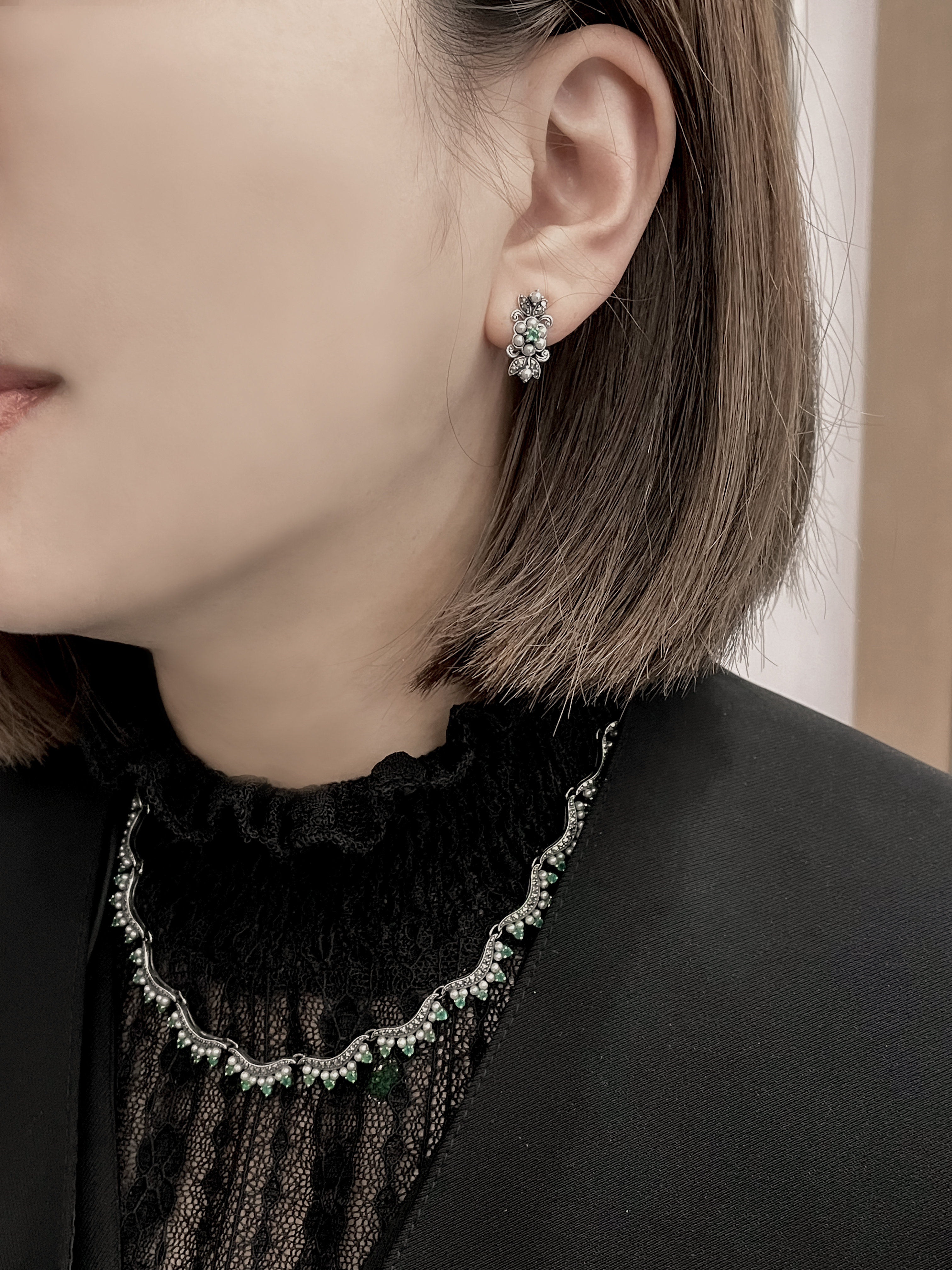 貼耳祖母綠珍珠耳環OP0437