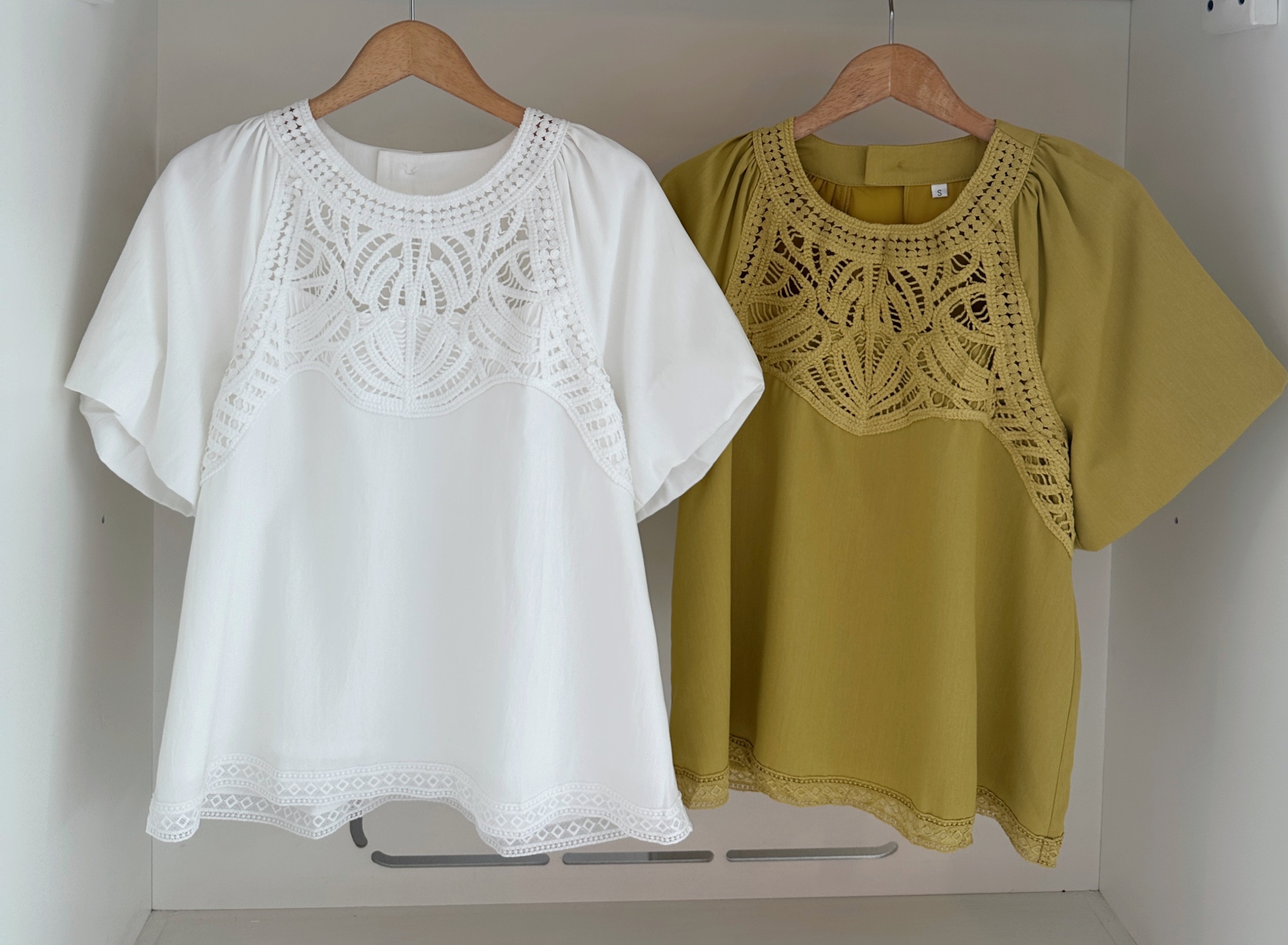 COTTON LACE PUFF SLEEVE BLOUSE