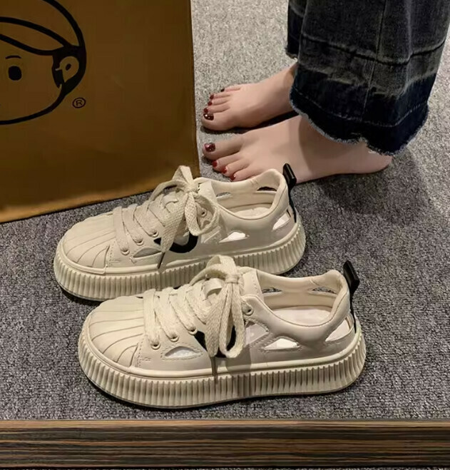 Breathable sneakers