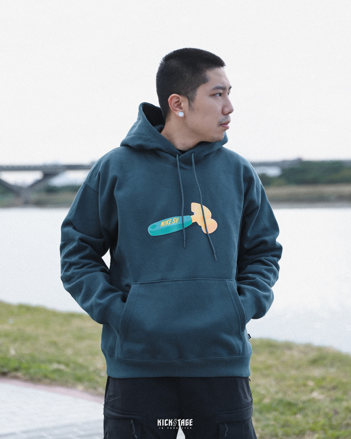 男女款 NIKE SB HOODIE HAMMERS 綠 紫 槌子印花 長袖 休閒 帽T【FQ2193】