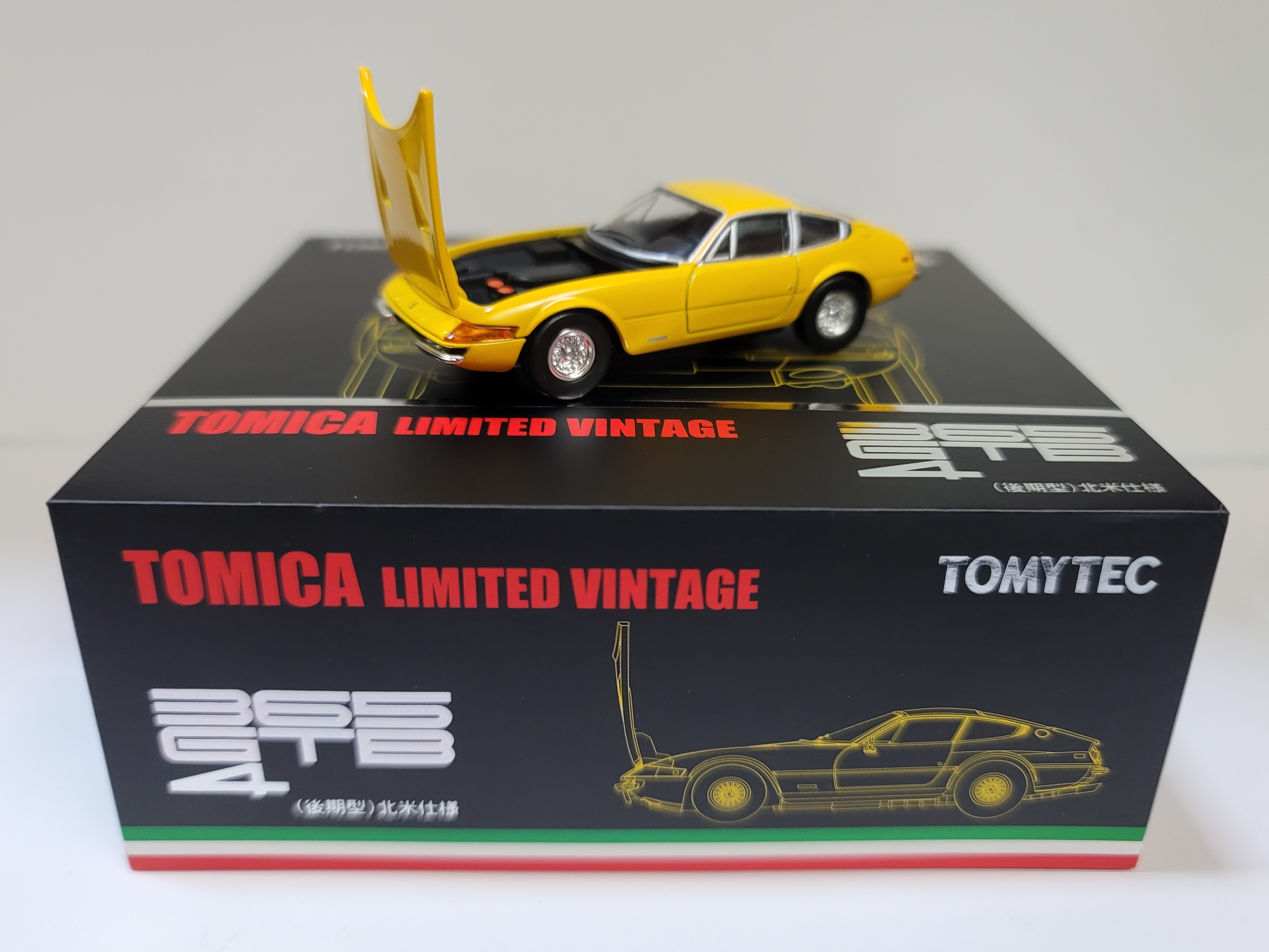 Tomytec 1/64 TLV Ferrari 365 GTB4 (yellow)