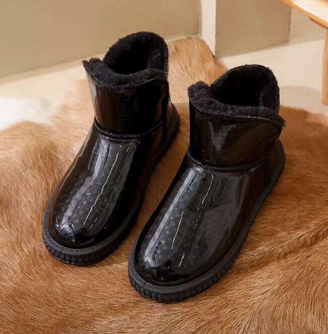 Snow boots