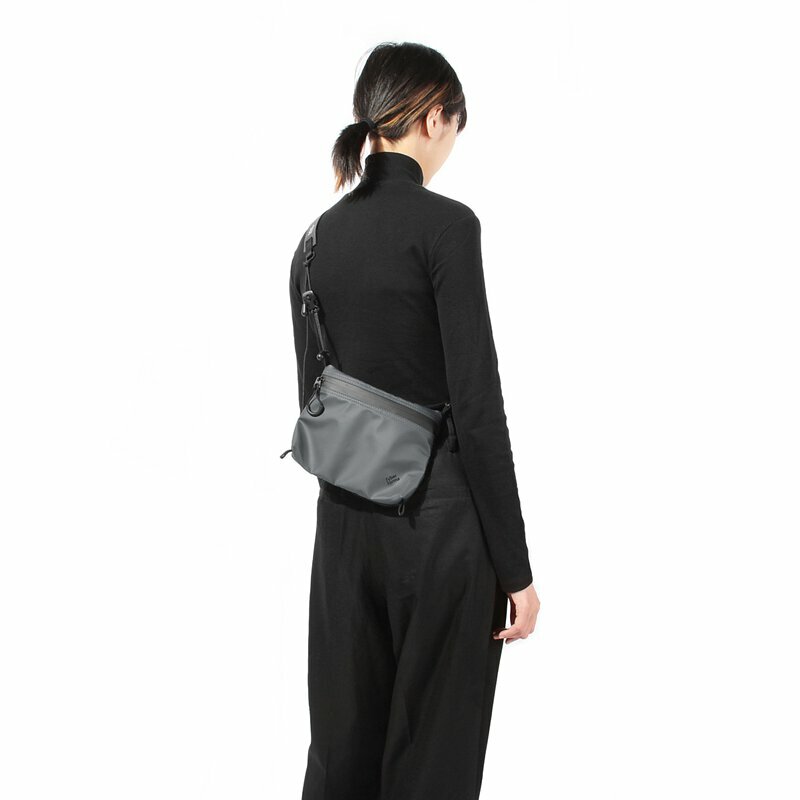 【FyberForma】POCKET 隨行包 小 四色（炭灰、沙、黑、墨綠）