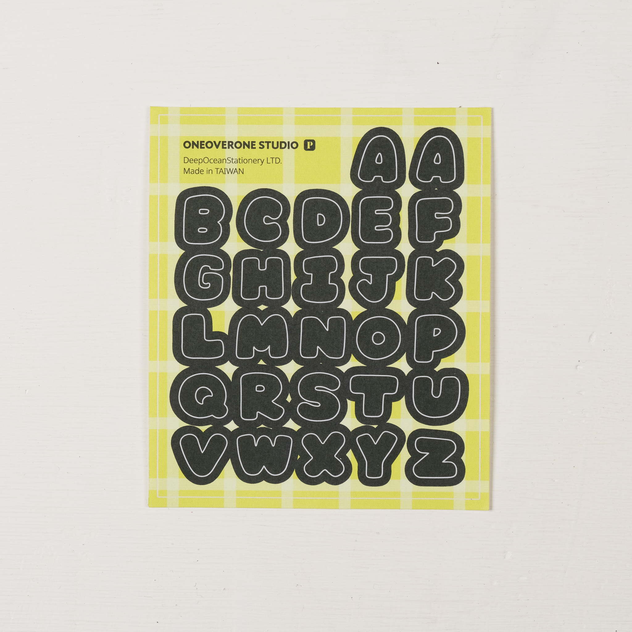 胖胖的英文字母貼紙 ｜一分之一工作室 PVER 臺灣