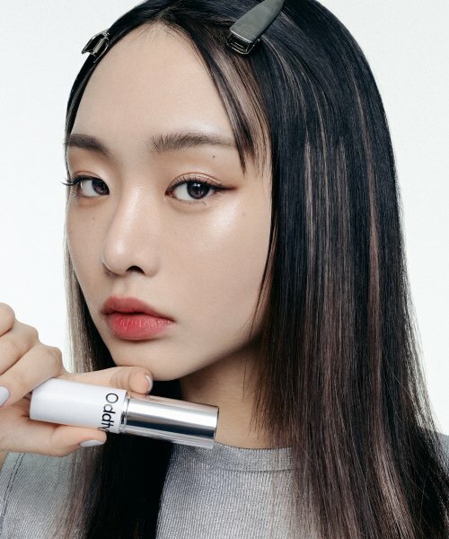 ODDTYPE Unveiled Skin Highlighter✨ 鑽光炫耀提亮棒(EXP DATE: 2026.01)