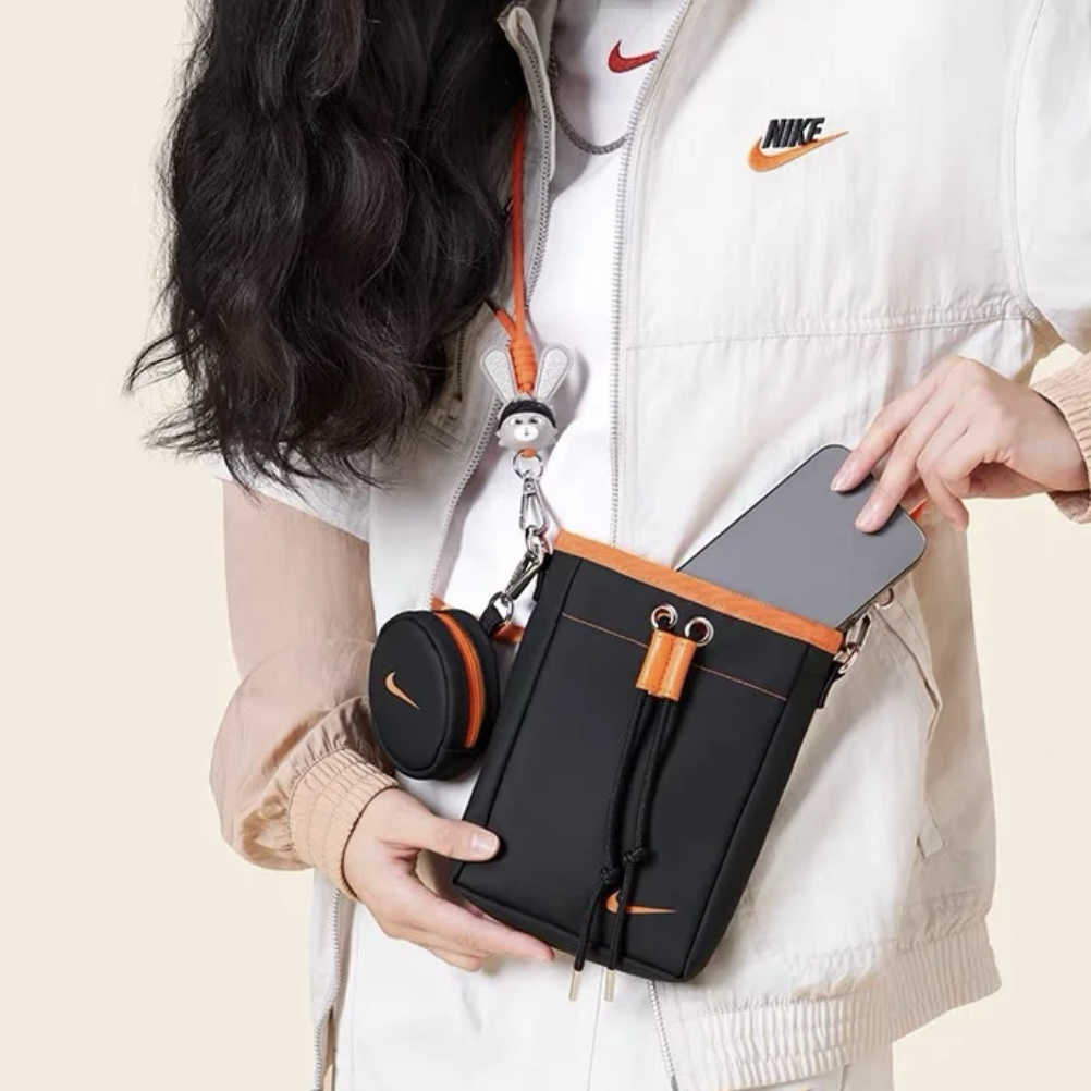 Nike 兔兔隨身小包組 黑橘色