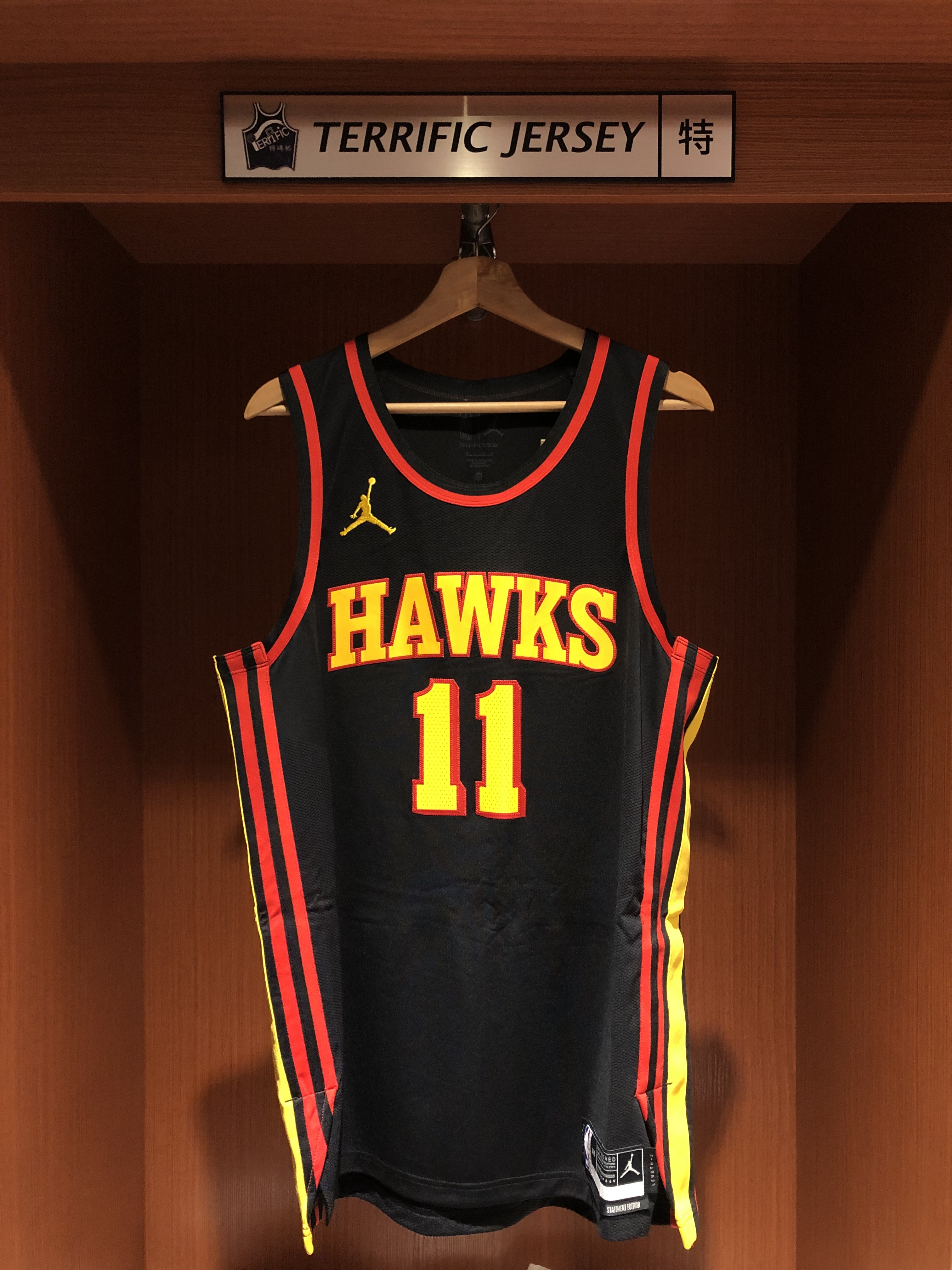 NBA球衣 Trae Young 亞特蘭大老鷹黑 Statement Jordan Authentic 球員版 電繡 全新