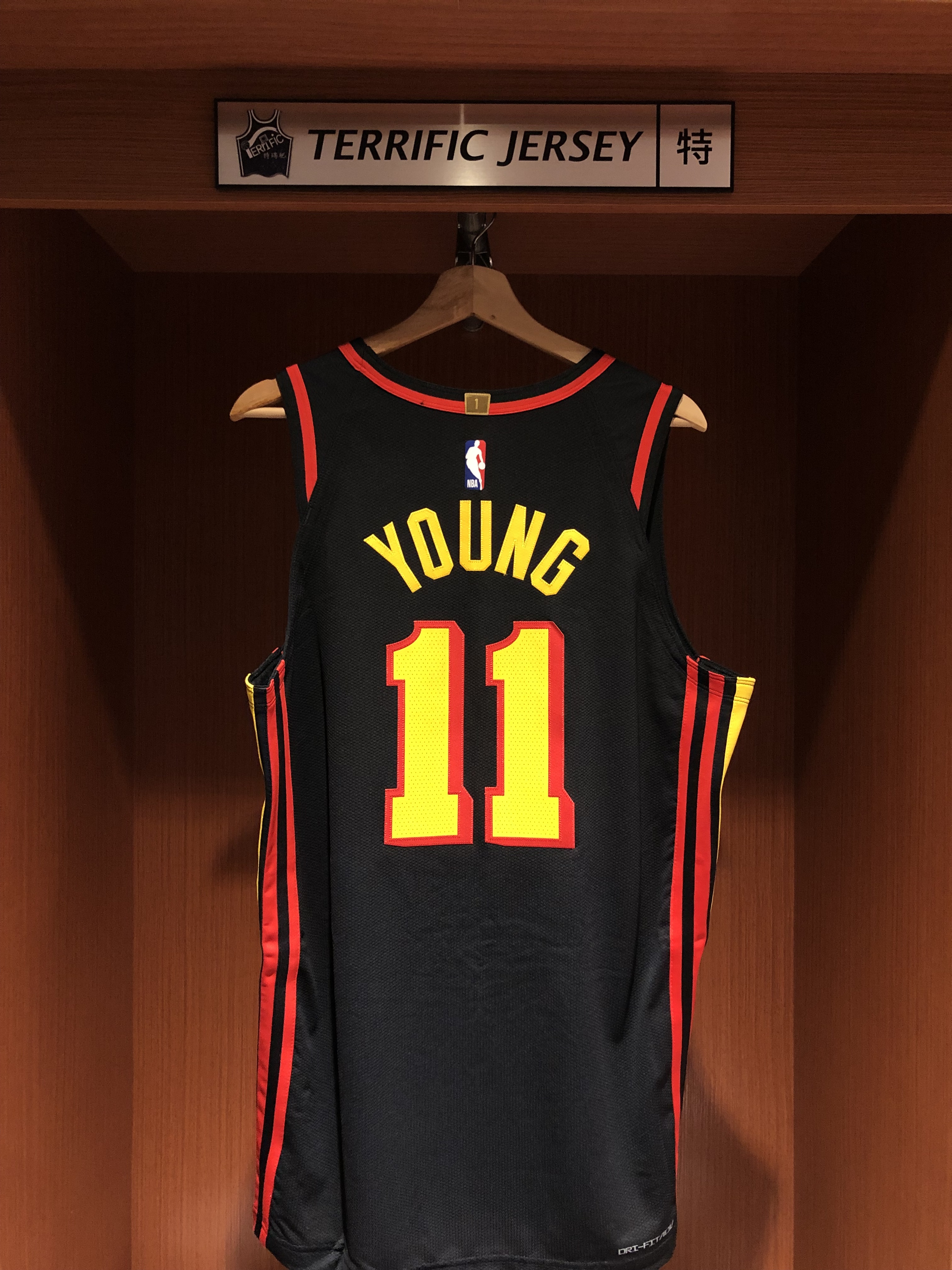NBA球衣 Trae Young 亞特蘭大老鷹黑 Statement Jordan Authentic 球員版 電繡 全新