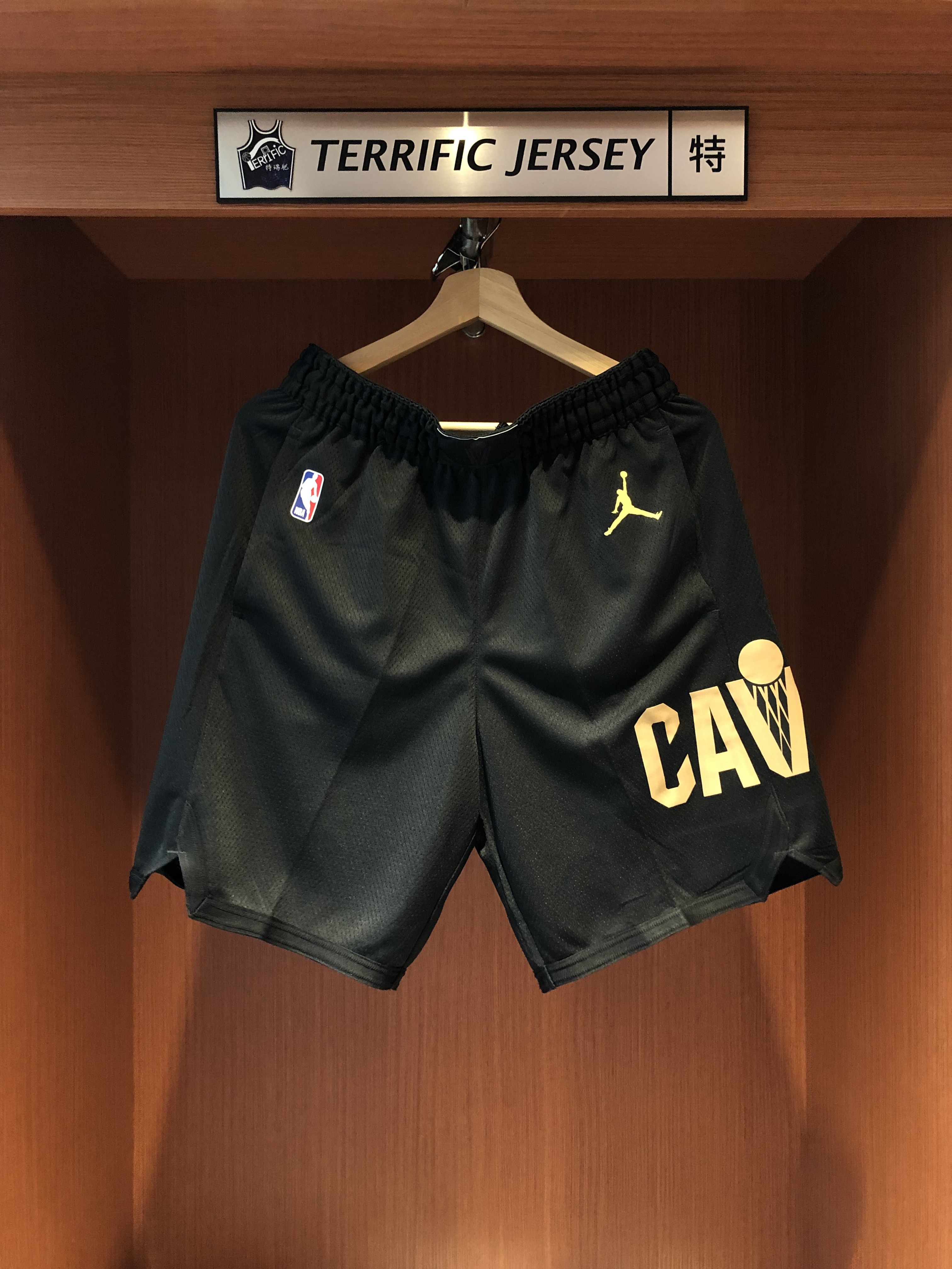 NBA球褲 Cleveland Cavaliers 克里夫蘭騎士黑球褲 Statement Jordan Swingman Shorts 球迷版 有口袋 全新