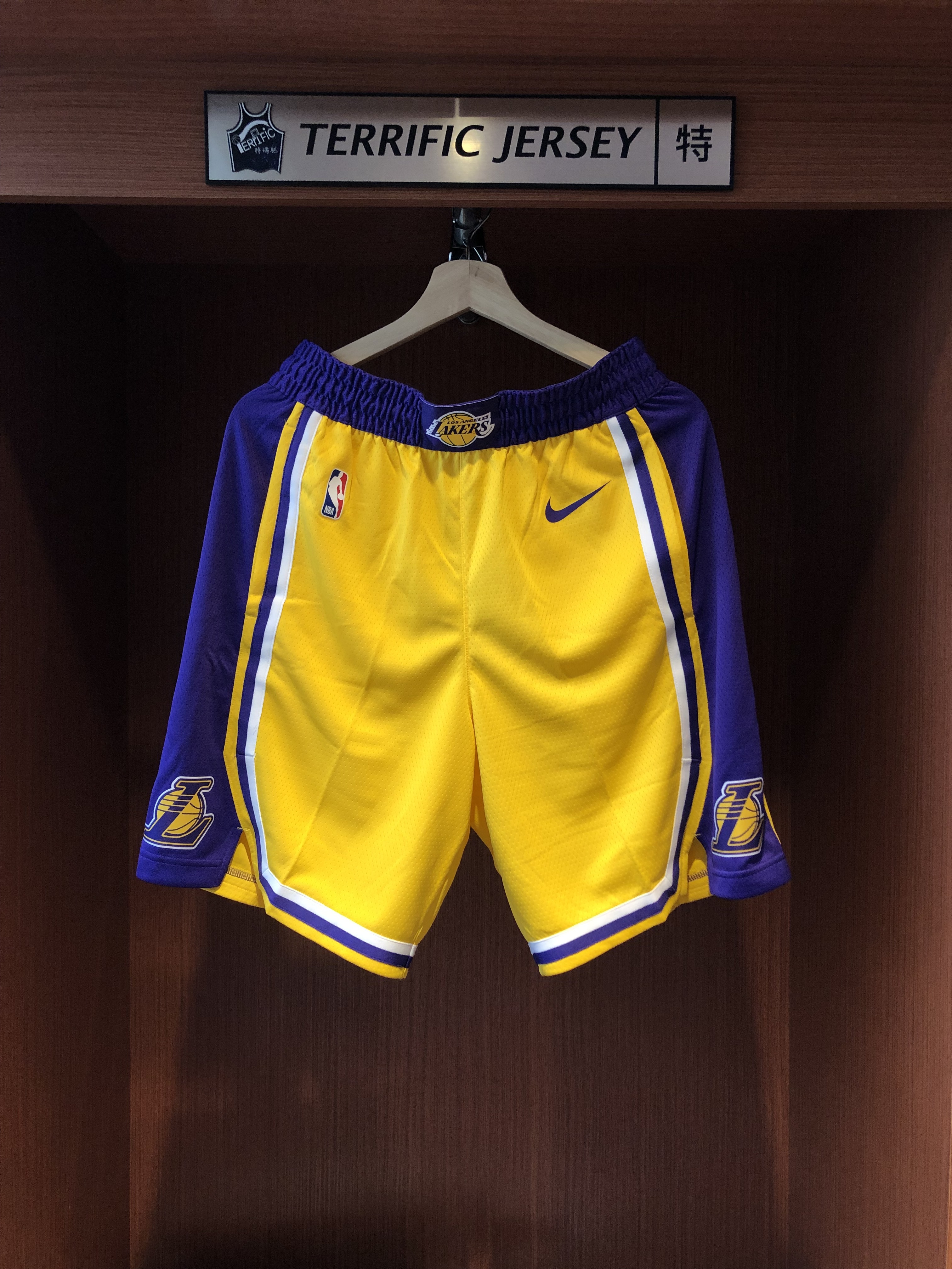 NBA球褲 Los Angeles Lakers 洛杉磯湖人黃球褲 Icon Nike Swingman Shorts 球迷版 有口袋 全新