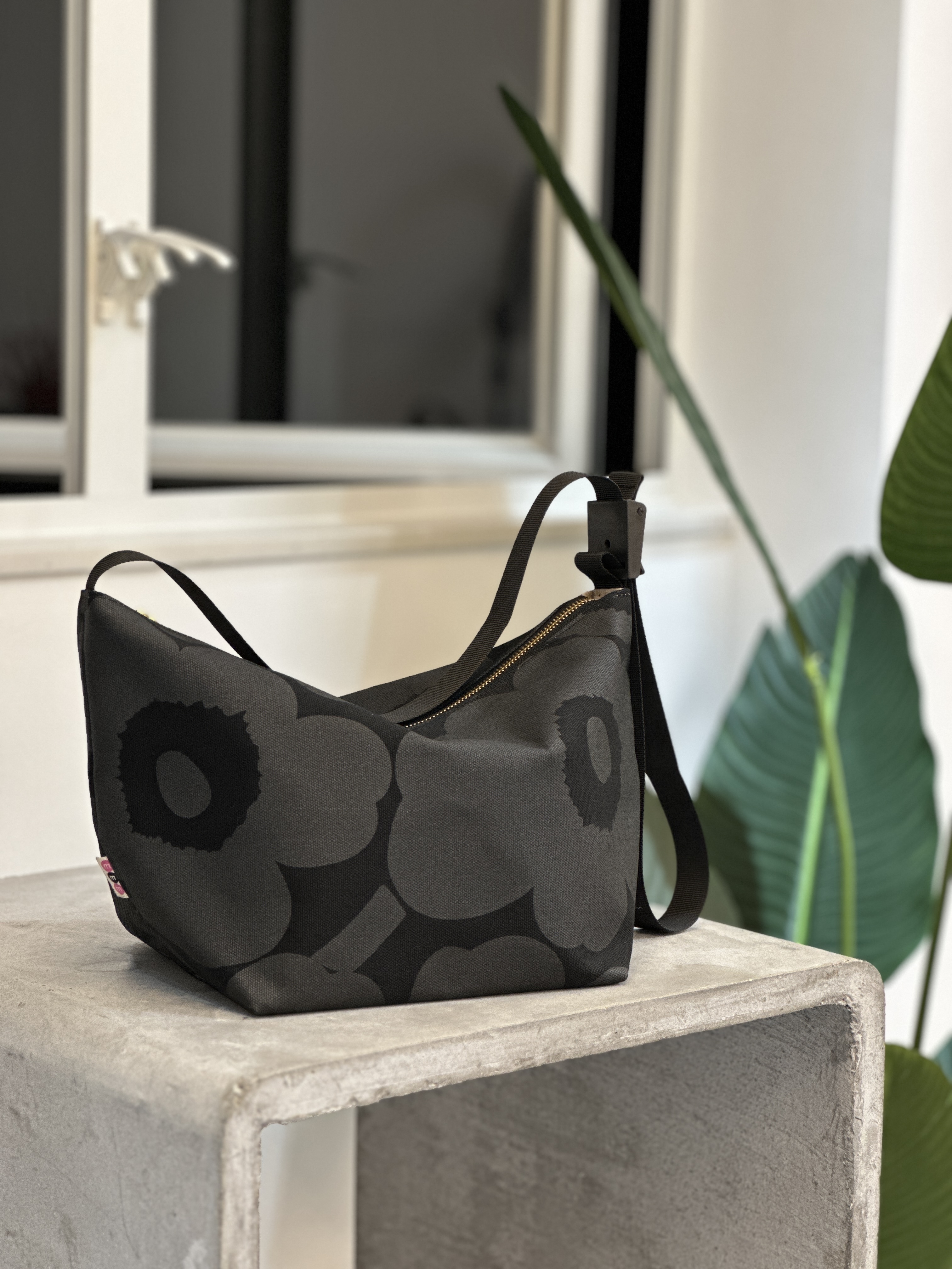 Em’s essential shoulder bag | marimekko rare fabric | Black x Black