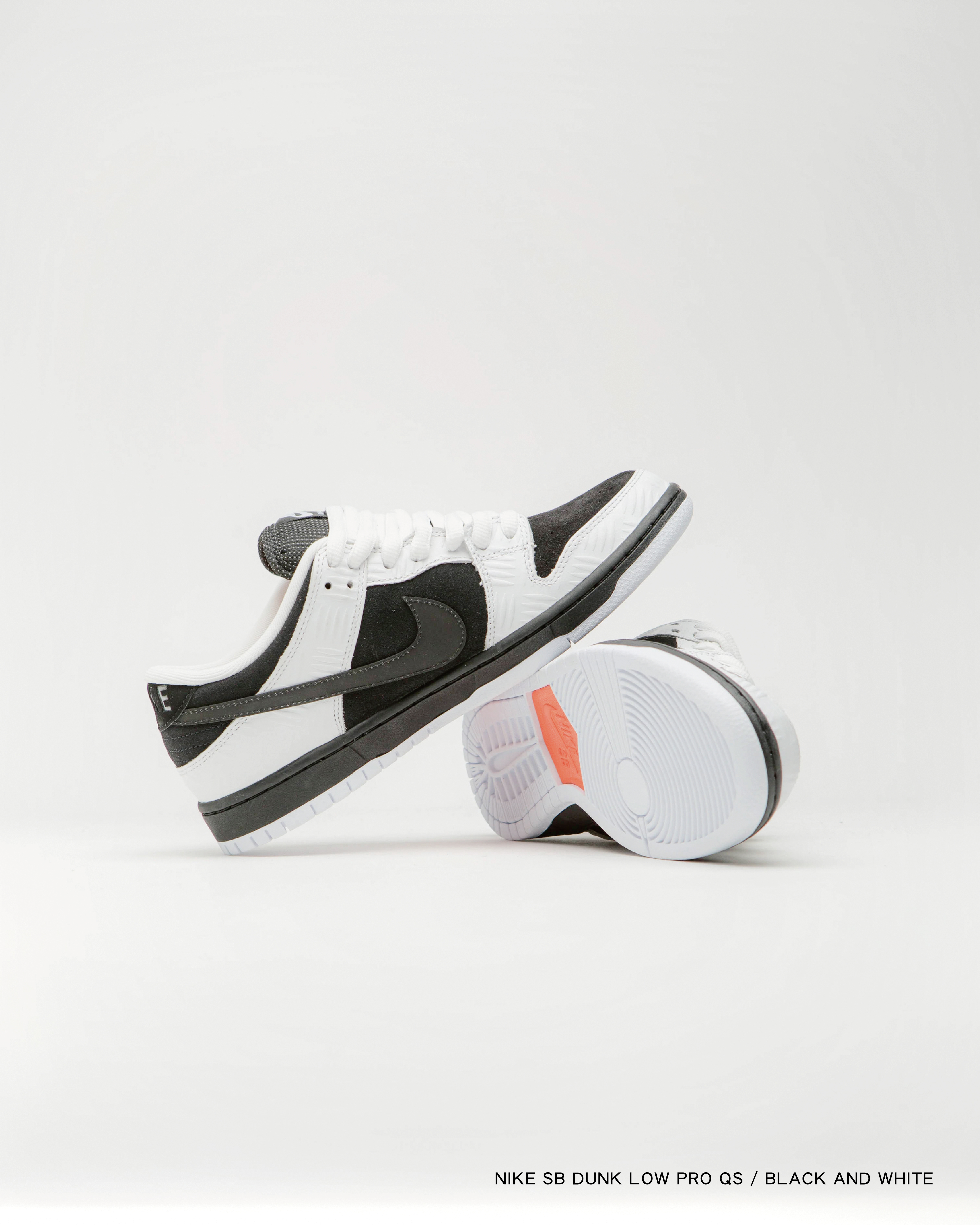 iSNEAKERS｜Tightbooth x Nike SB Dunk 反轉黑白熊貓FD2629-100