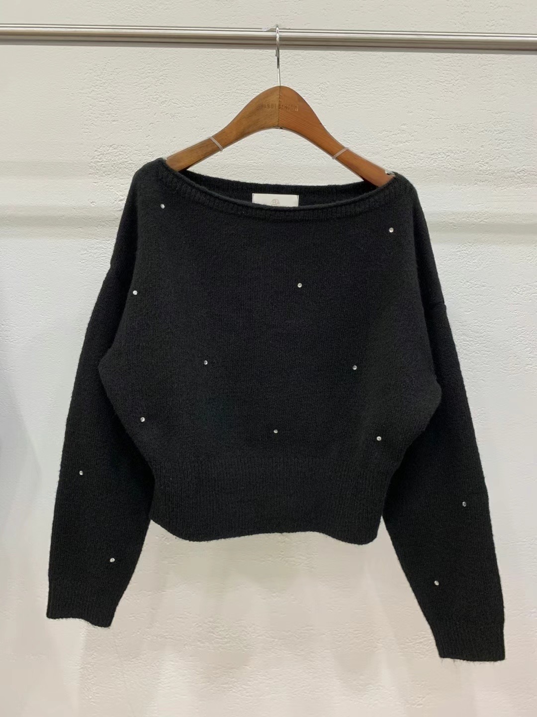 KR18 鈄肩閃石knit上衣