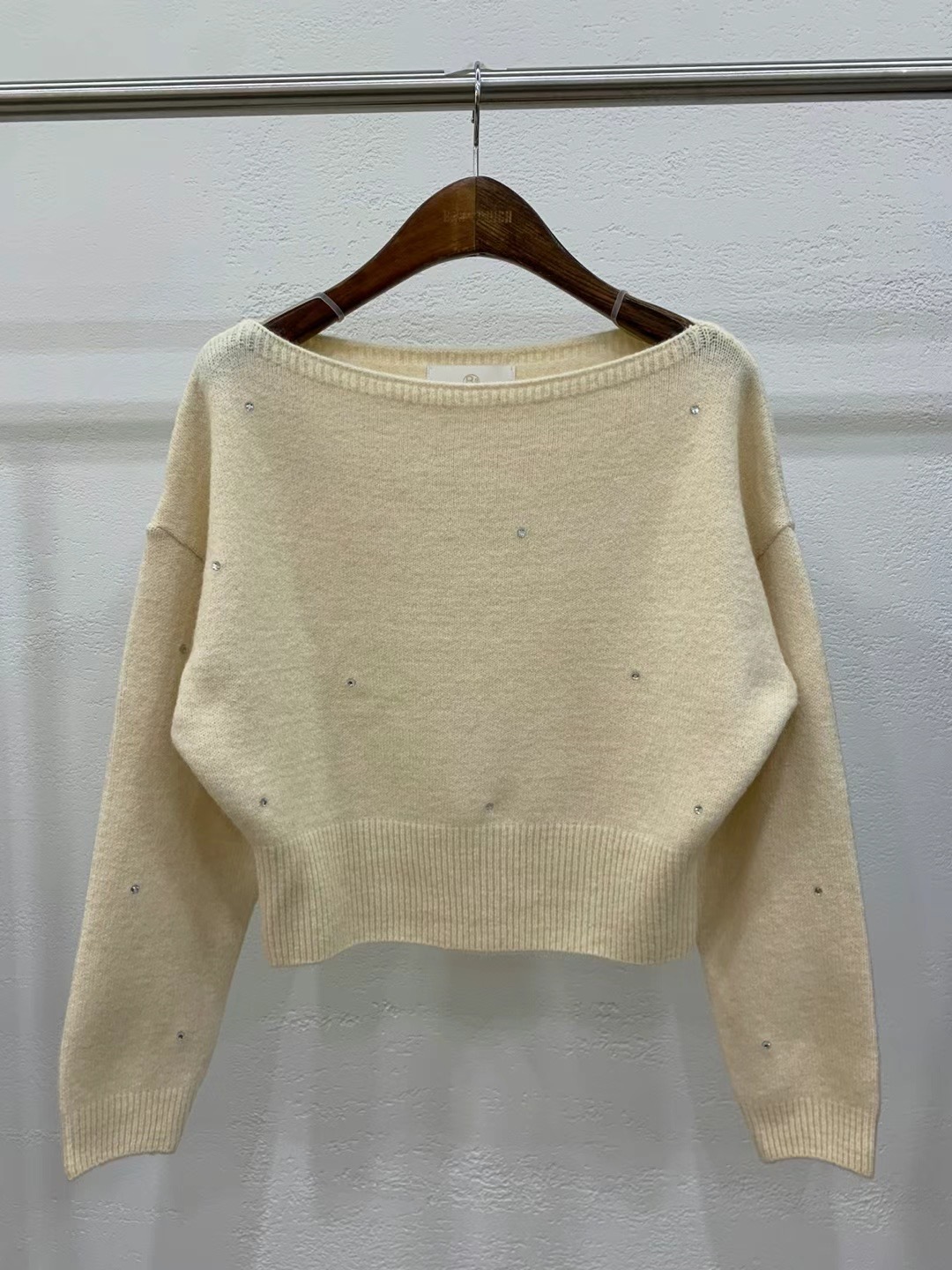 KR18 鈄肩閃石knit上衣