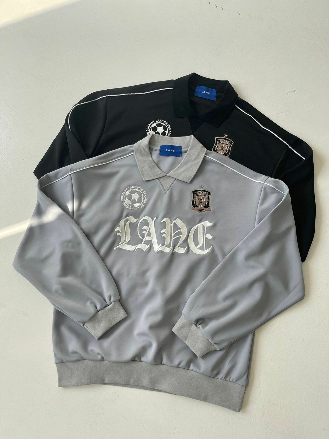 反領英文字圖案長袖衫 LANE-013T