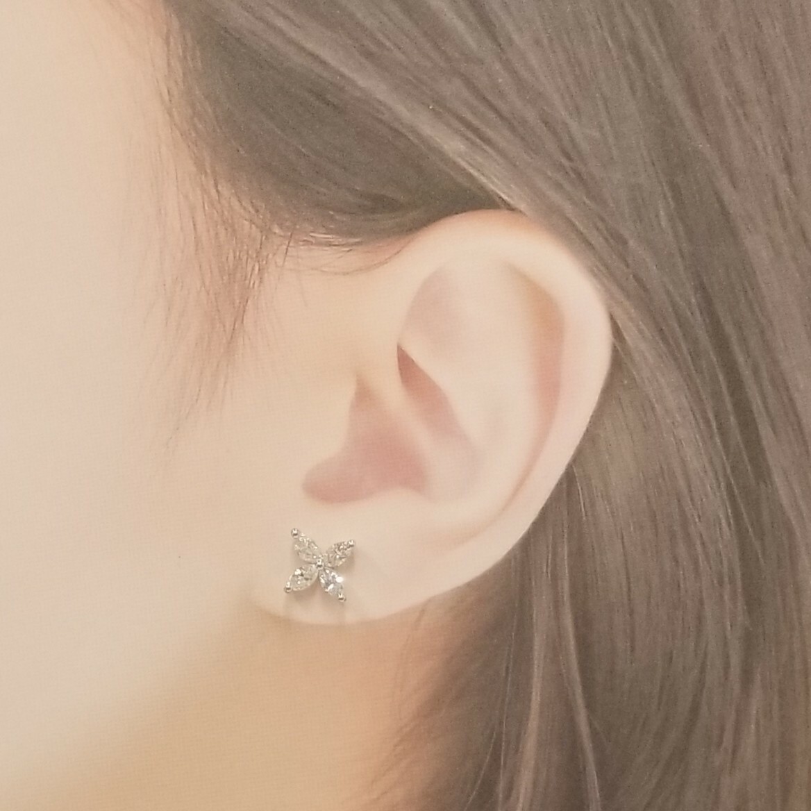 18K White Gold 1.12ct Diamond Earring