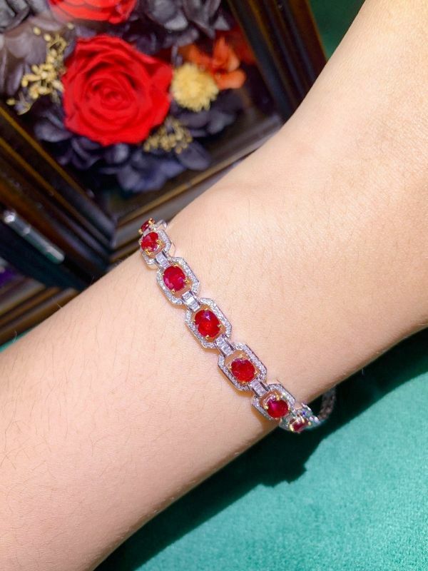 18k 金鑲嵌天然鴿血紅紅寶石手鏈