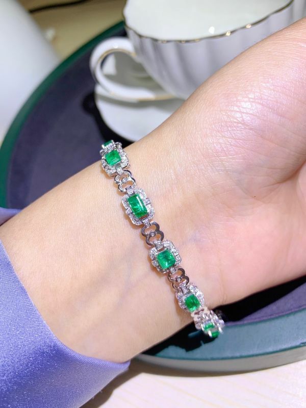 18k vivid green 祖母綠手鏈