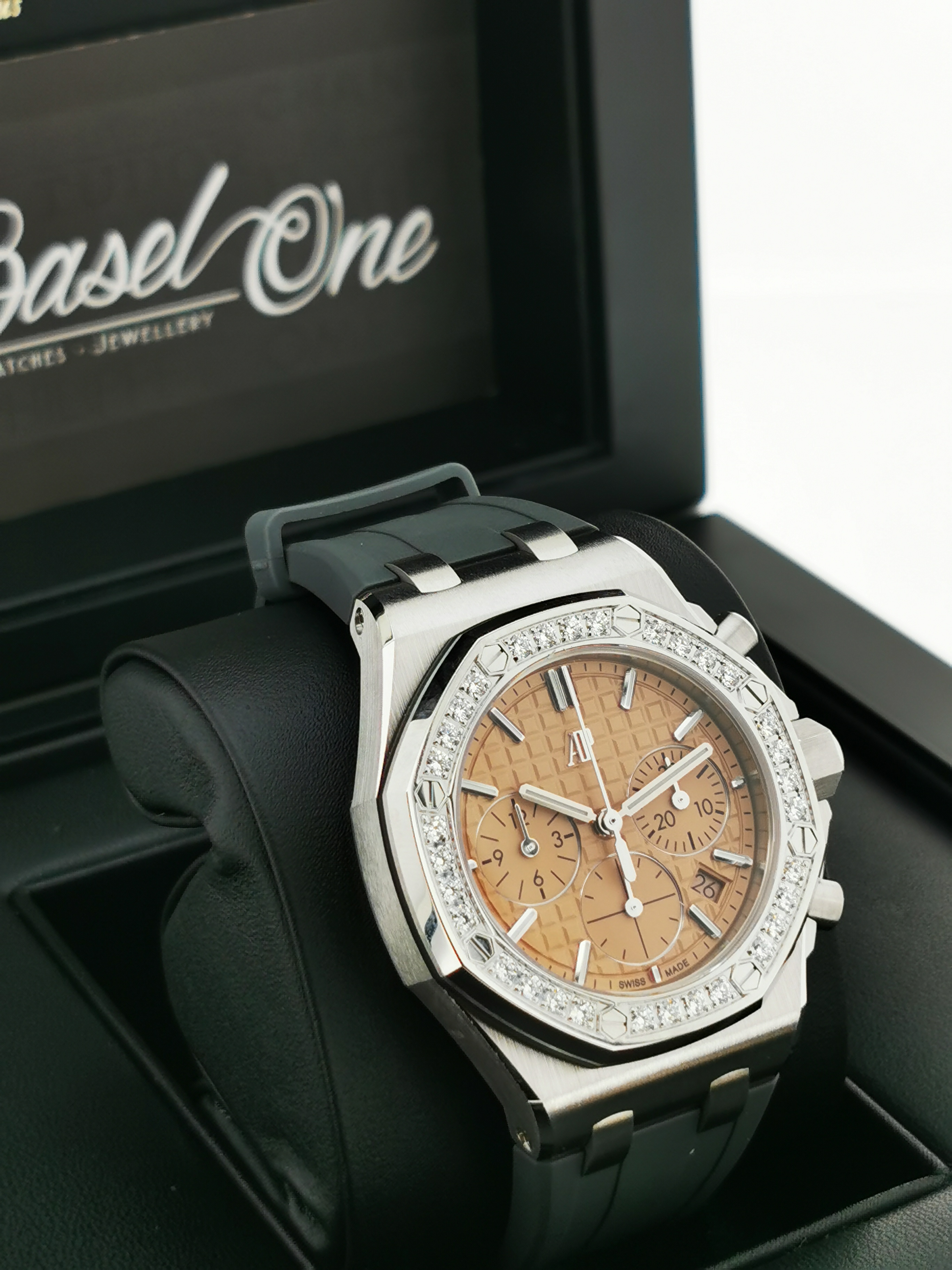 BRAND NEW AUDEMARS PIGUET 26231ST 26231 SALMON DIAL DIAMOND STEEL ROYAL OAK OFFSHORE SELFWINDING CHRONOGRAPH 37mm