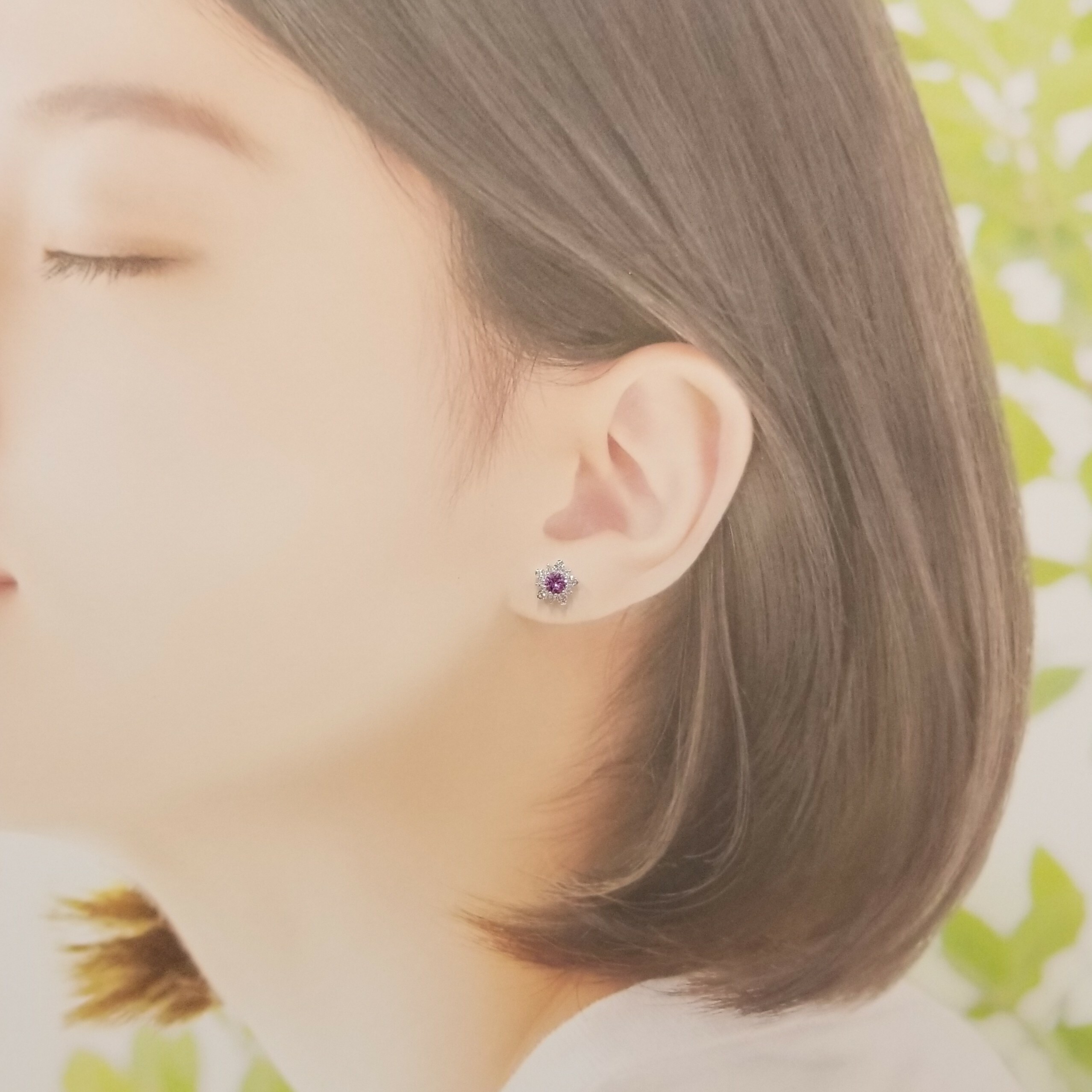 18K White Gold 0.57ct Sapphire Earrings