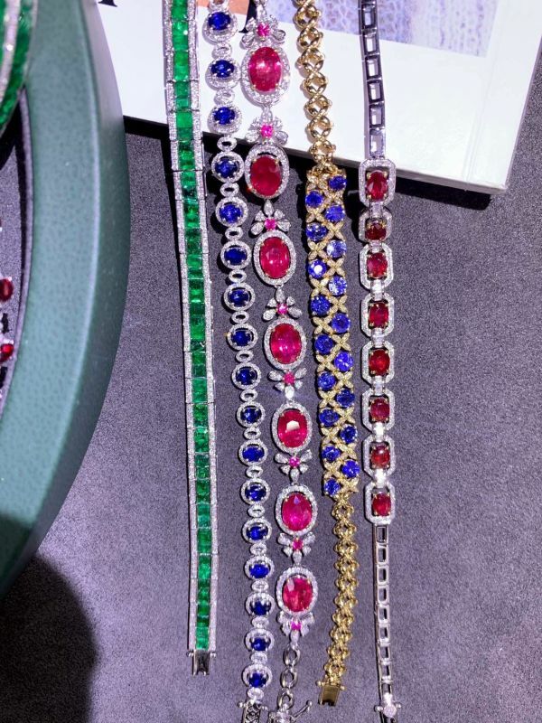 無燒鴿血紅紅寶石/vivid green 祖母綠/藍寶石/紅寶石手鏈