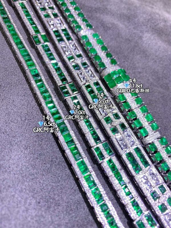 18k 天然色辣木佐色祖母綠手鏈