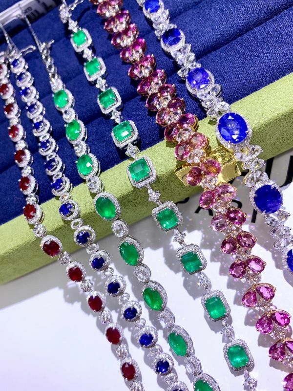 無燒鴿血紅紅寶石/vivid green 祖母綠/藍寶石/碧璽手鏈