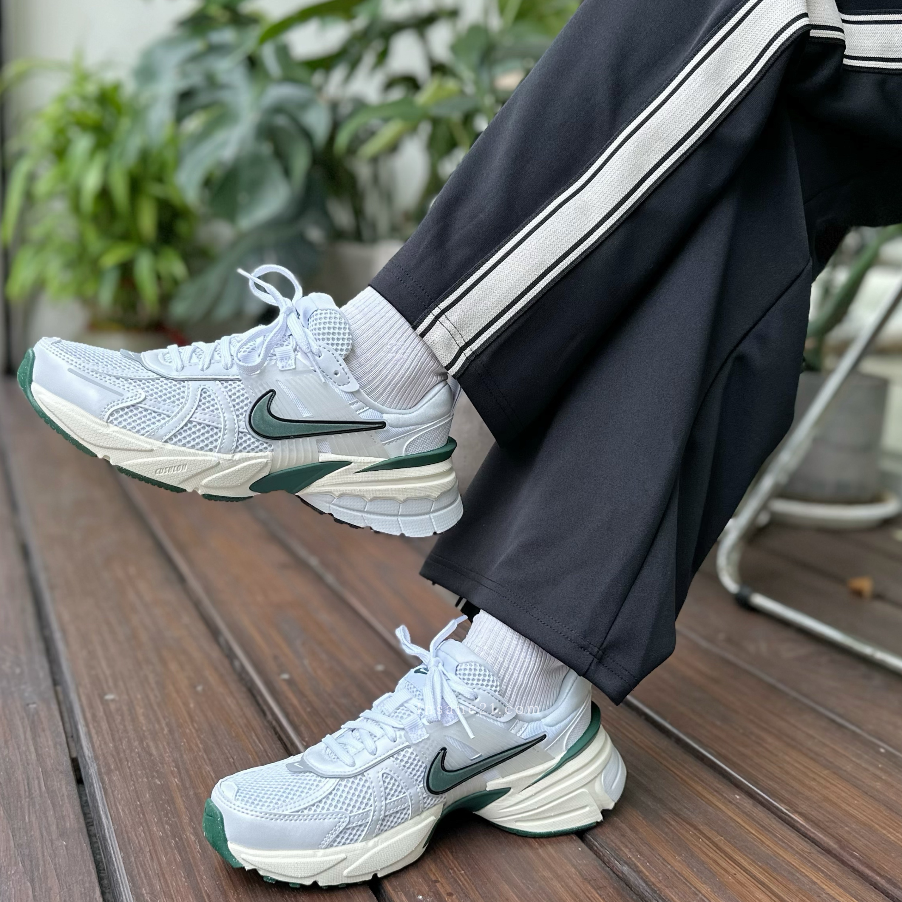 NIKE V2K RUN RUNTEKK 復古 奶綠 FD0736-101