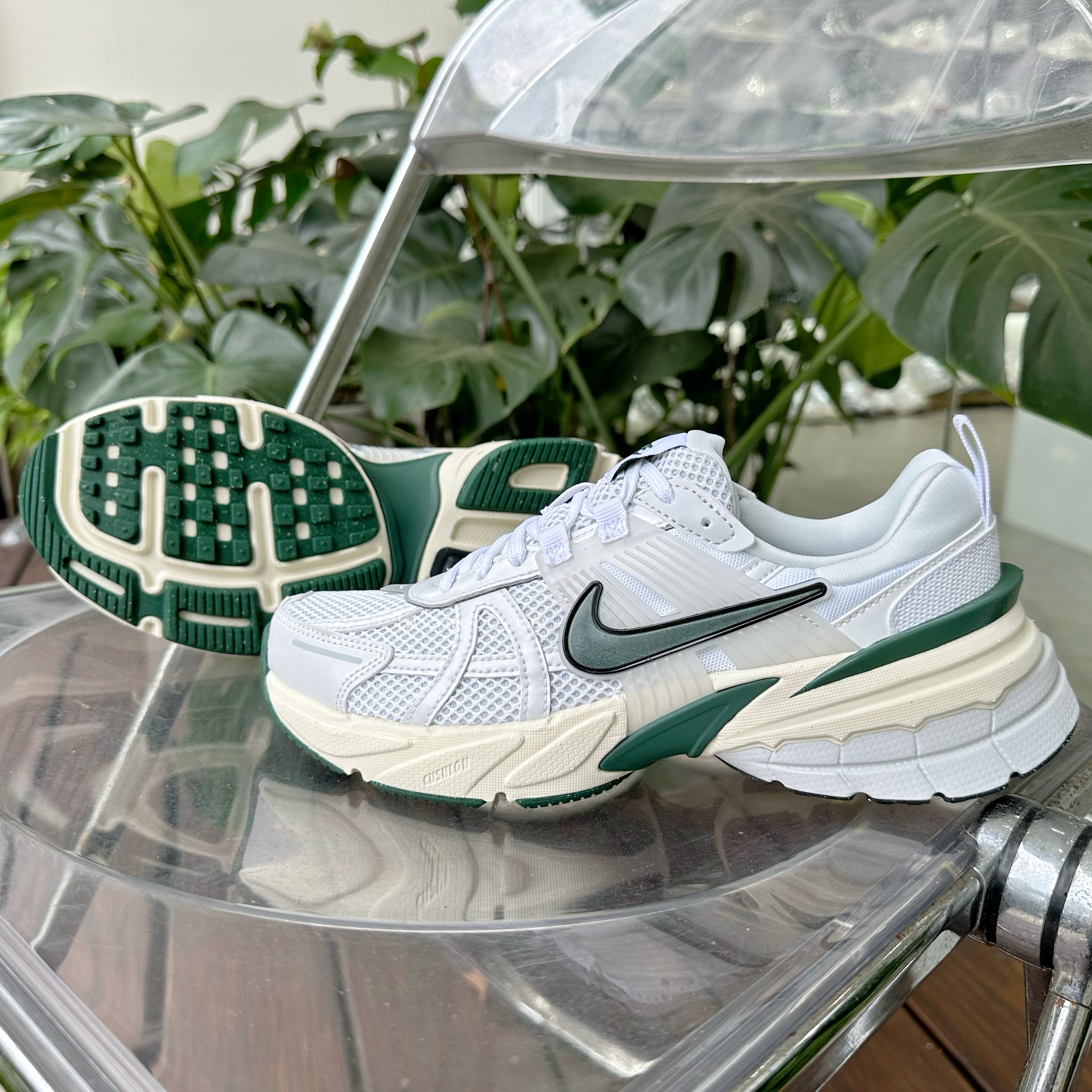 NIKE V2K RUN RUNTEKK 復古 奶綠 FD0736-101