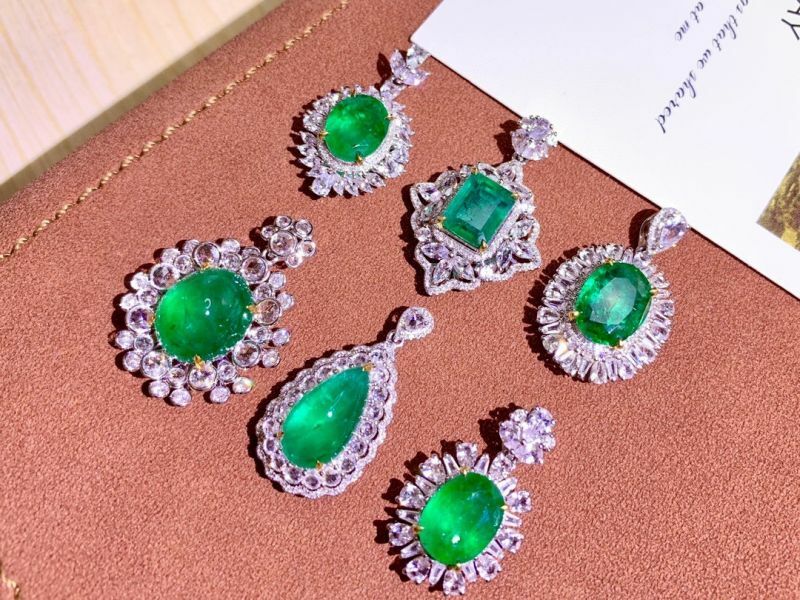 18k vivid green 天然祖母綠吊墜(不含鏈)