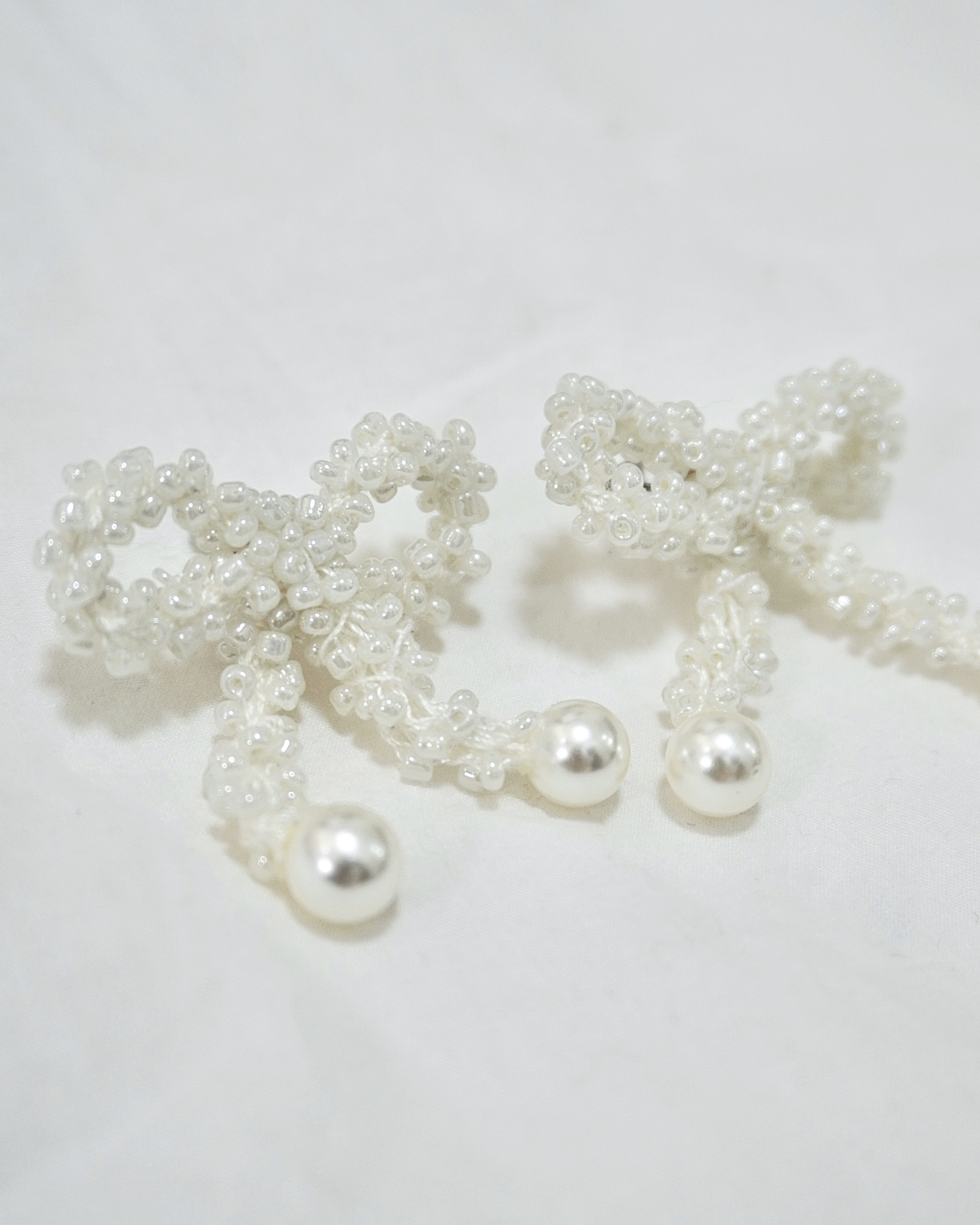 毛織珠珠蝴蝶結耳環