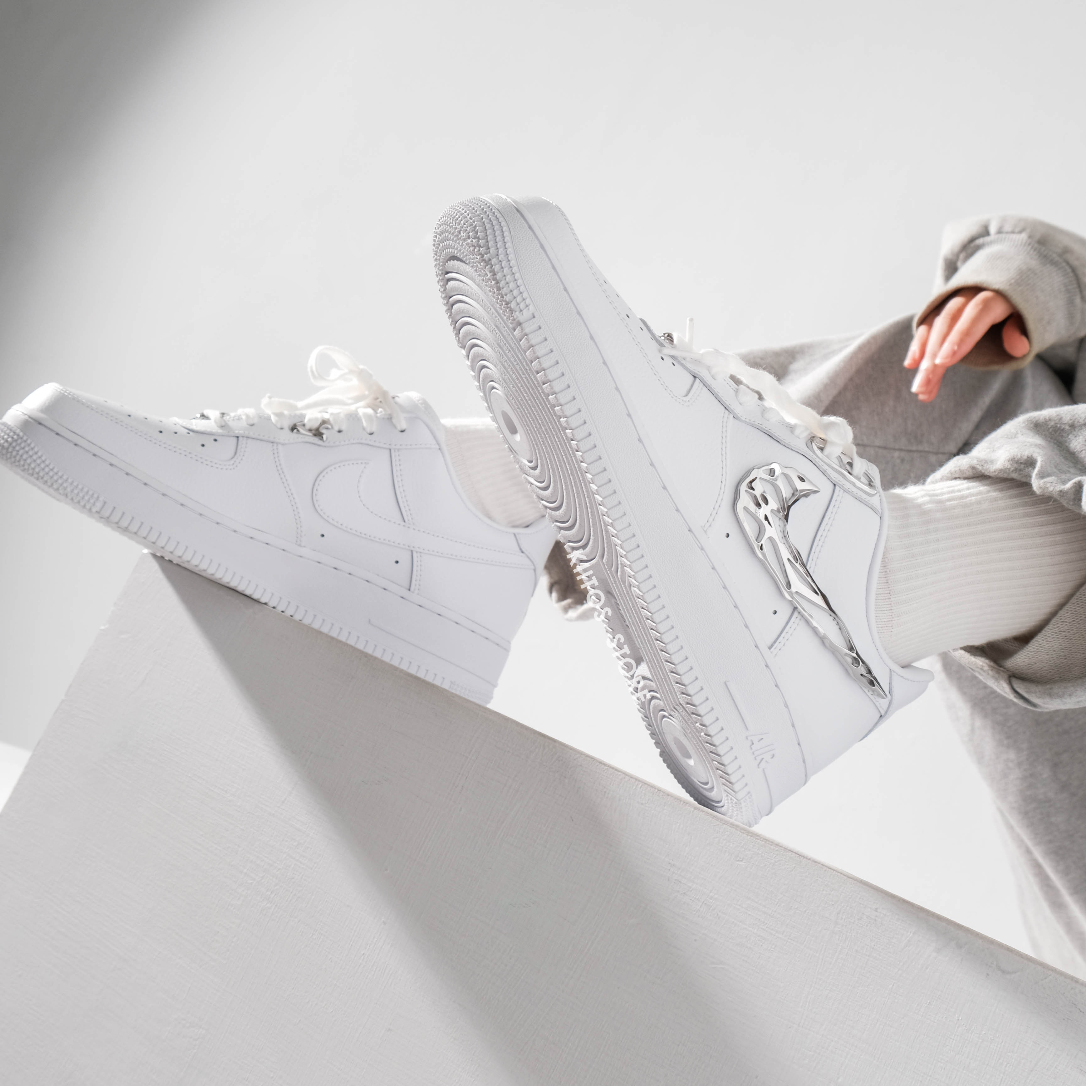 NIKE AIR FORCE 1 LOW MOLTEN METAL 熔解銀 FV3616-101