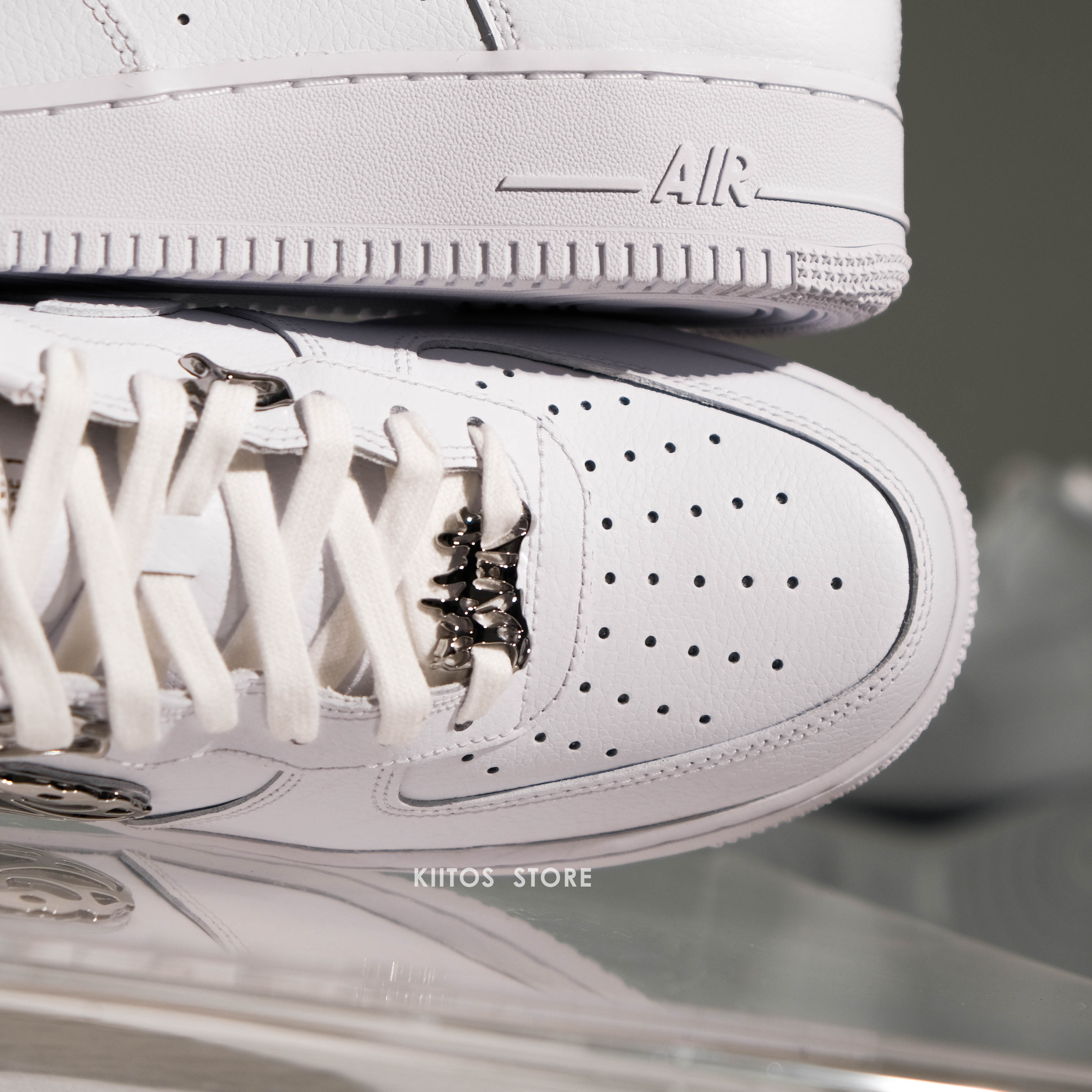 NIKE AIR FORCE 1 LOW MOLTEN METAL 熔解銀FV3616-101