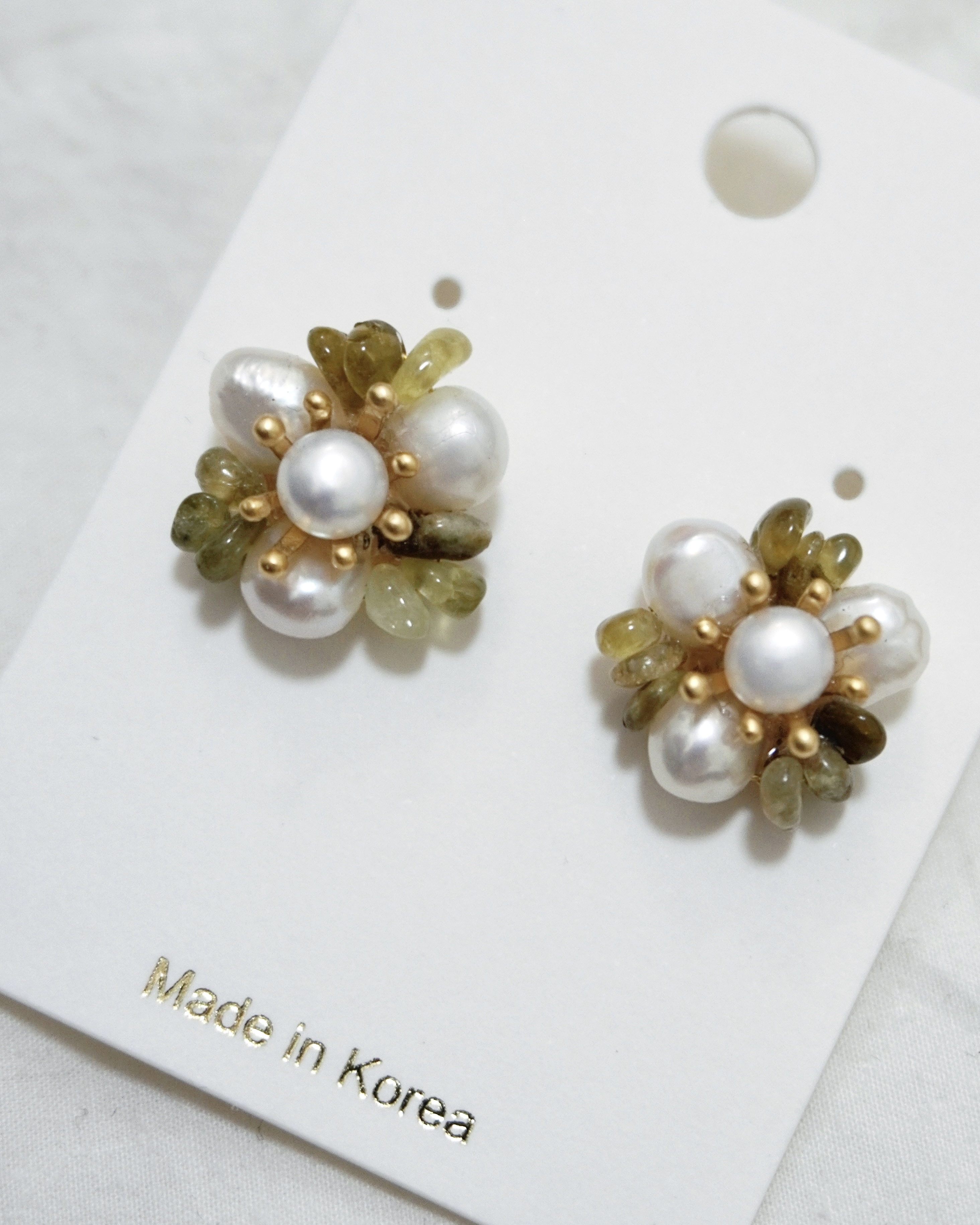 手工珍珠金色小花束耳環