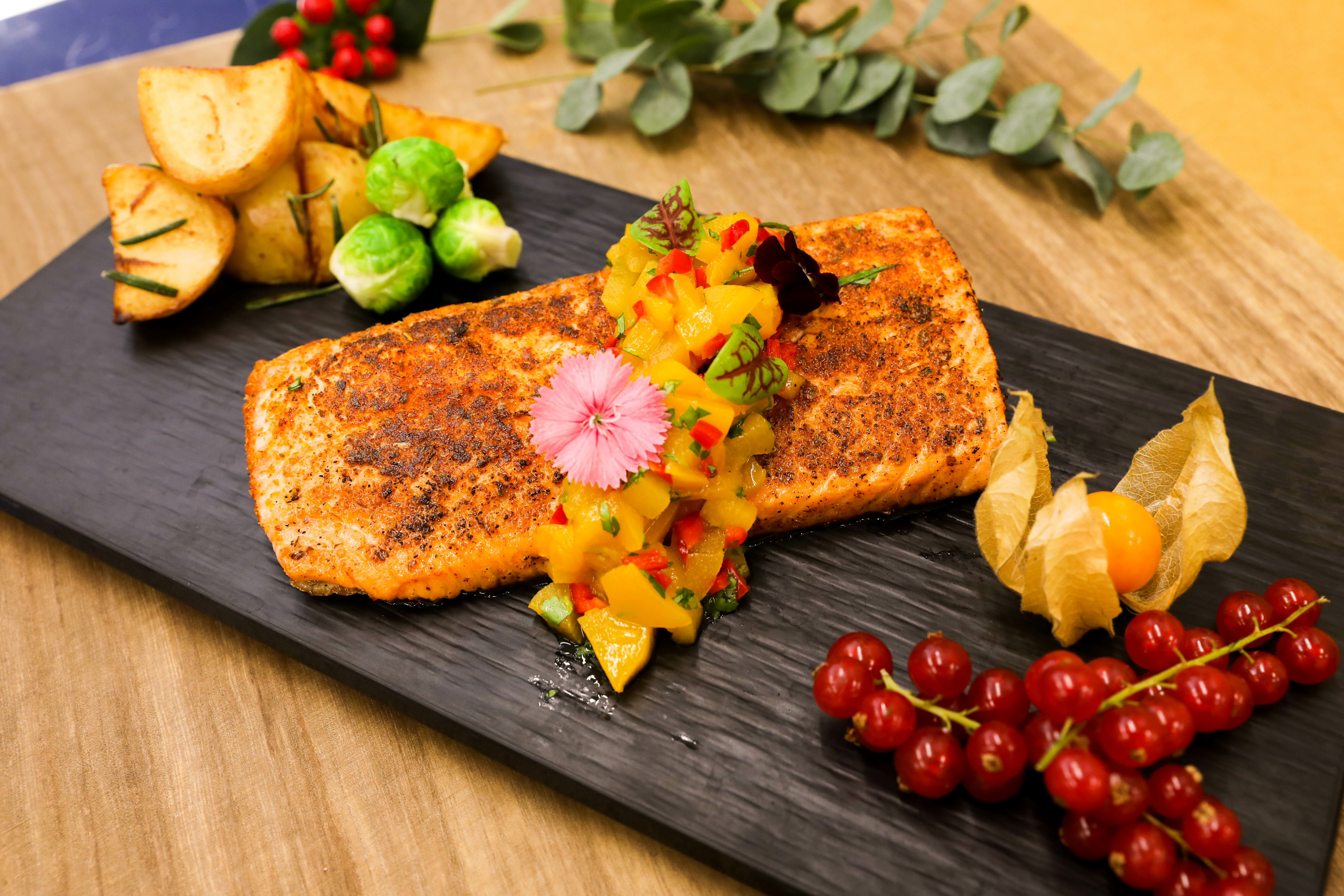 聖誕限定 烤香辣三文魚配芒果沙沙 3lbs